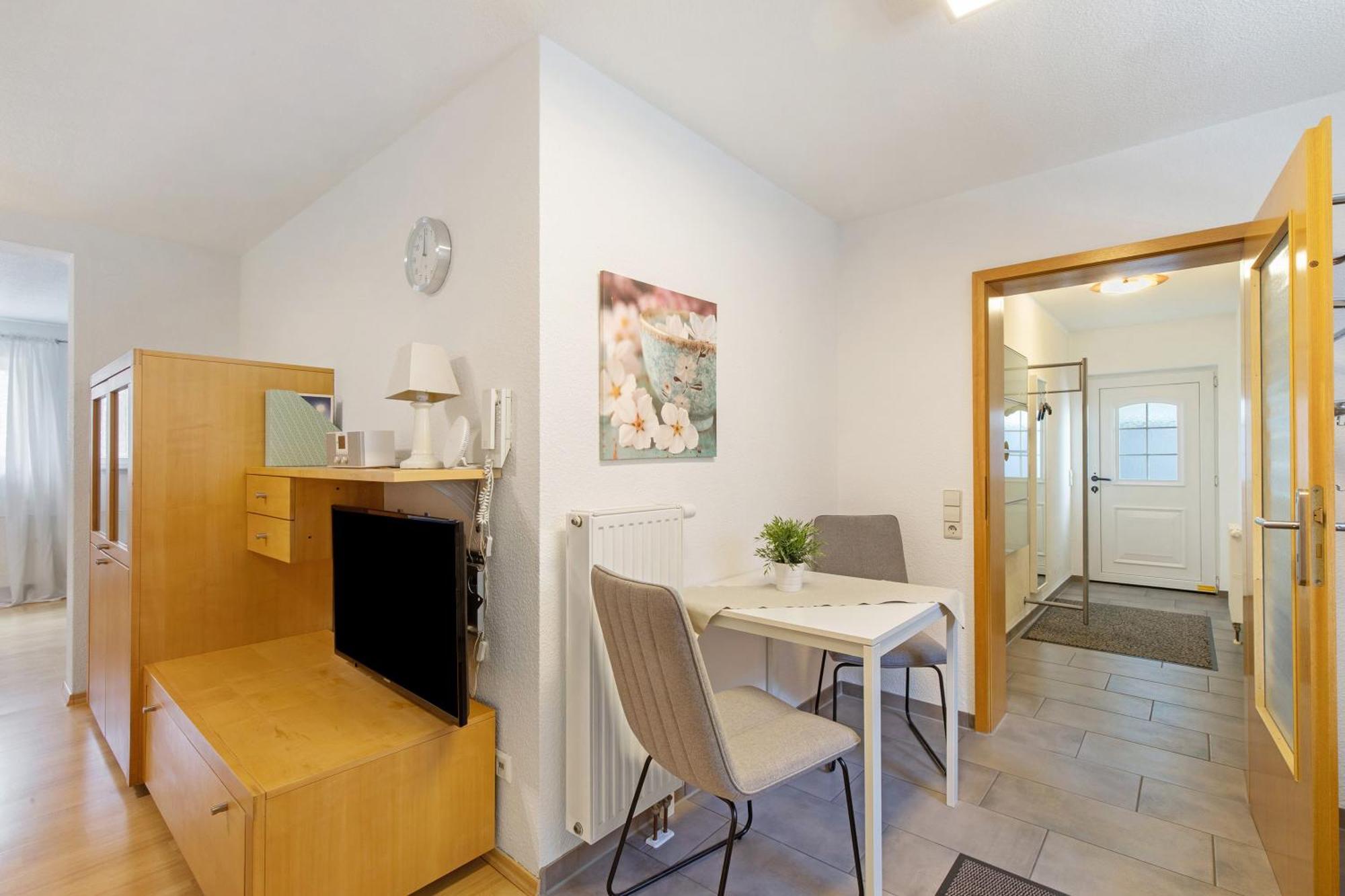Ferienwohnung Emilia, 36Qm Münsingen Екстериор снимка