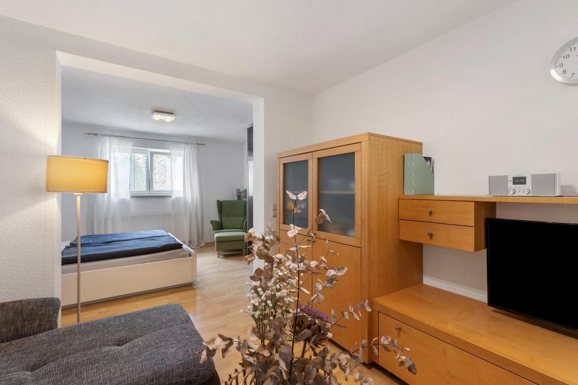 Ferienwohnung Emilia, 36Qm Münsingen Екстериор снимка